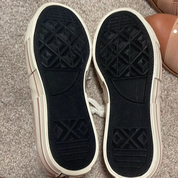 New size 9 pink sneakers tennis shoes - Picture 3 of 5